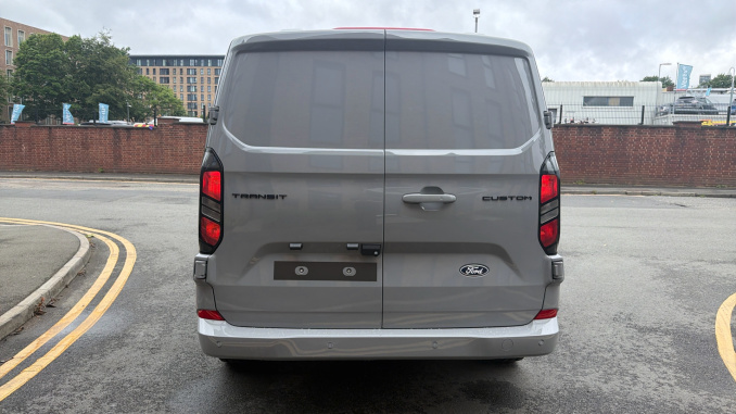 Ford Transit Custom 280 L2 Diesel Fwd 2.0 EcoBlue 136ps H1 Van Limited - Image 11